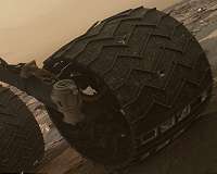 Breaks observed in Curiosity rover wheel treads