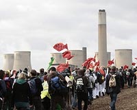 Policeman hurt in green protest at British power station