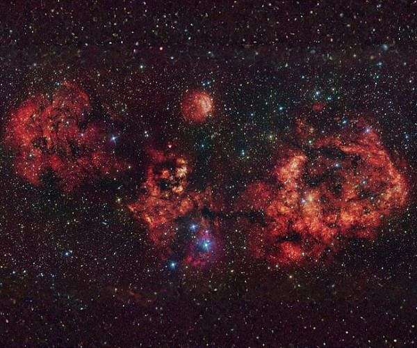 VLT telescope images cosmic nebula resembling a bat above Chile