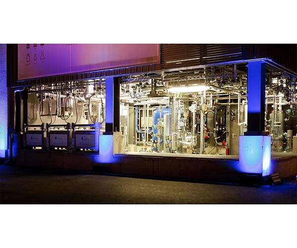 Reversible fuel cells can support grid economically
