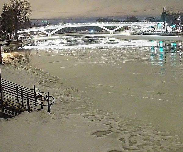 Blame the warmth: Famed skating rink in Ottawa won't open this year