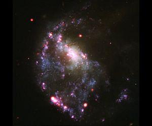 Chandra Observes Ring Galaxy NGC 922