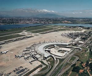 Ash cloud shuts Spain, Morocco airports, reaches Turkey