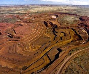 Chinese firms to strengthen Venezuela iron sector