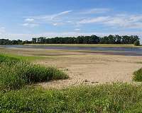CO2 emissions from dry inland waters globally underestimated