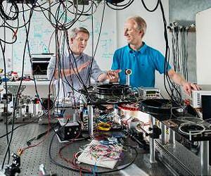 A path to compact, robust sources for ultrashort laser pulses
