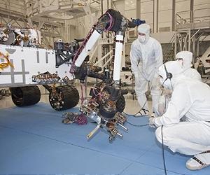 Strong Robotic Arm Extends From Next Mars Rover