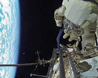 Cosmonauts position antennae wrong during record-long spacewalk
