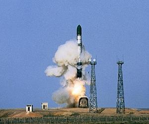 Russia fires dummy warheads from planes, sub, silo
