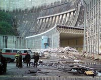 Russia scrambles to clean up river after dam disaster