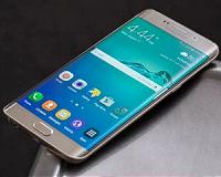 Samsung holds lead in flat global smartphone market