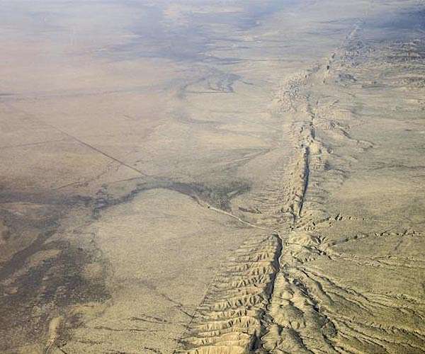 Deep underground forces explain quakes on San Andreas Fault