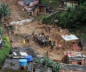Hopes fade for Uganda landslide survivors: officials
