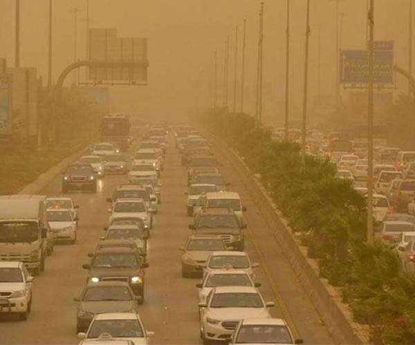 Iraq's first sandstorm of the year blankets Baghdad