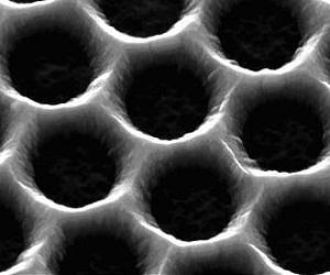 'Swiss cheese' design enables thin film silicon solar cells with potential for higher efficiencies