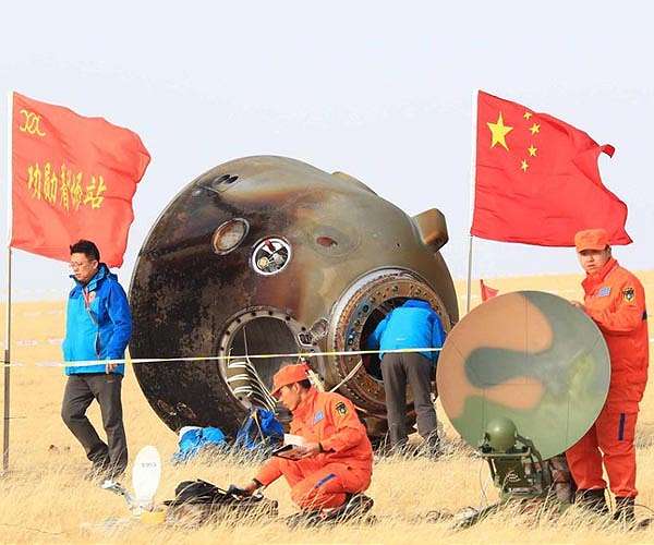 Chinese astronauts return to earth after 90-day mission