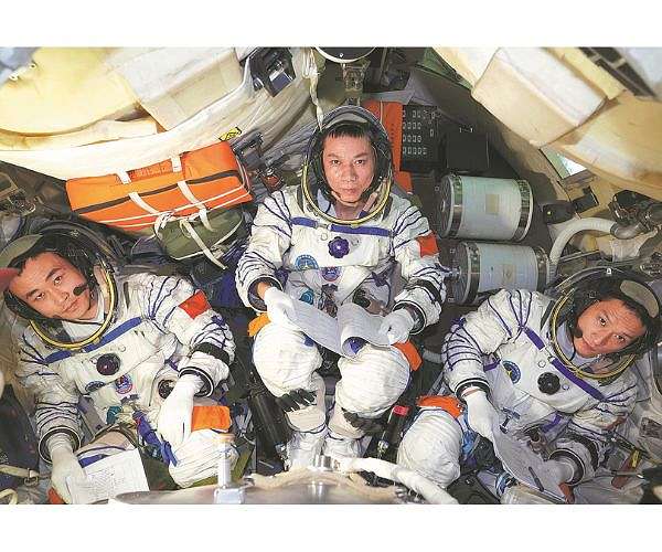 Medical team draws up plans for astronauts
