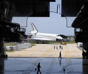 Cigars and flowers as NASA savors shuttle's end