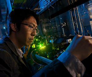 Rice lab mimics Jupiter's Trojan asteroids inside a single atom