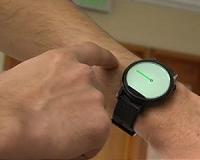 Smartwatch sales tumble, dragged down by Apple