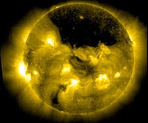 Astronomers find clues to decades-long coronal heating mystery