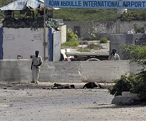 Somali TFG hangs on as jihadists squeeze