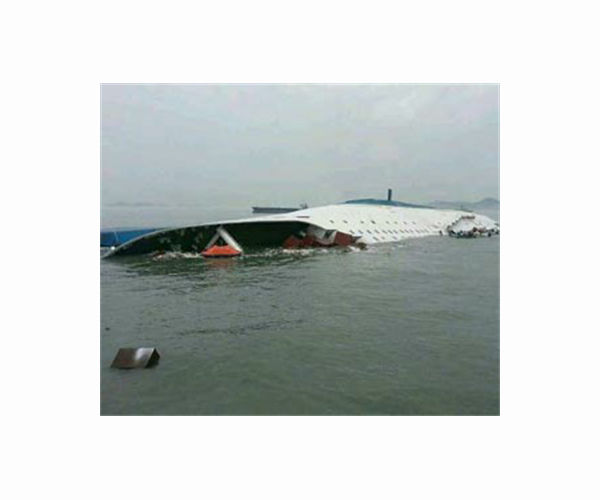 13 dead after Indian navy speedboat rams ferry off Mumbai