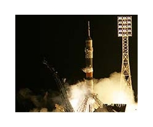 Russia sends multinational crew to ISS