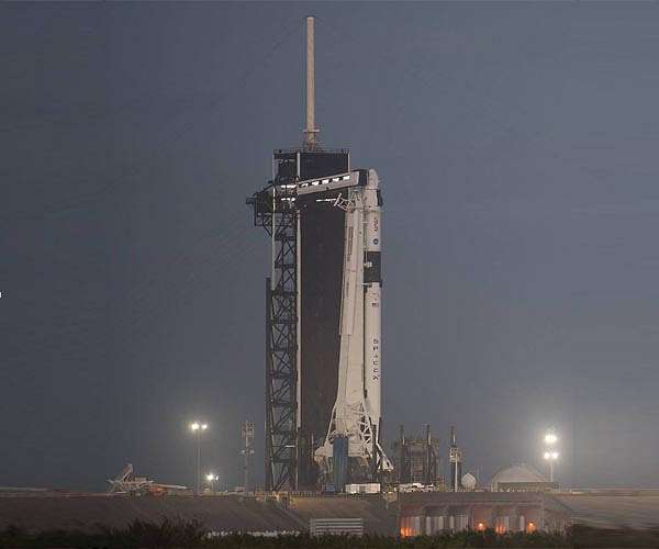 SpaceX Falcon 9 Rolls Out for Saturday Launch