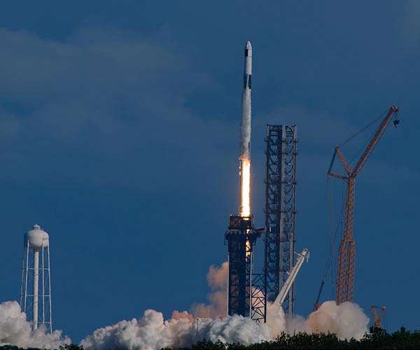 SpaceX sends another Dragon full of cargo and science to ISS