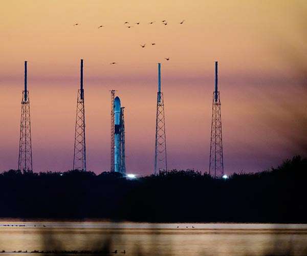 SpaceX aborts launch of Starlink satellites