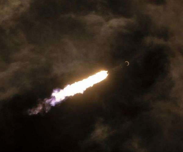 SpaceX launches back-to-back Starlink missions