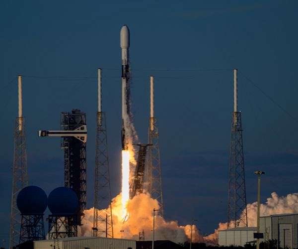 Private US spaceship takes off for the Moon