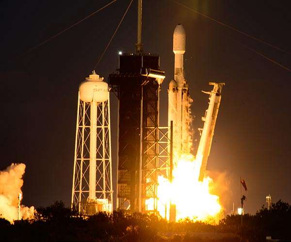 SpaceX Falcon Heavy Successfully Launches USSF-52 Mission