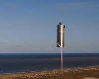 SpaceX completes test flight of Mars rocket prototype