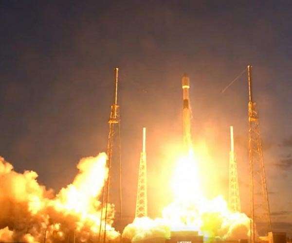 SpaceX launches two Intelsat Galaxy satellites after aborted mission