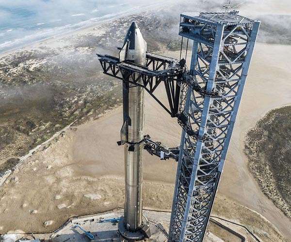 SpaceX to test-fire all 33 Starship booster engines Thursday