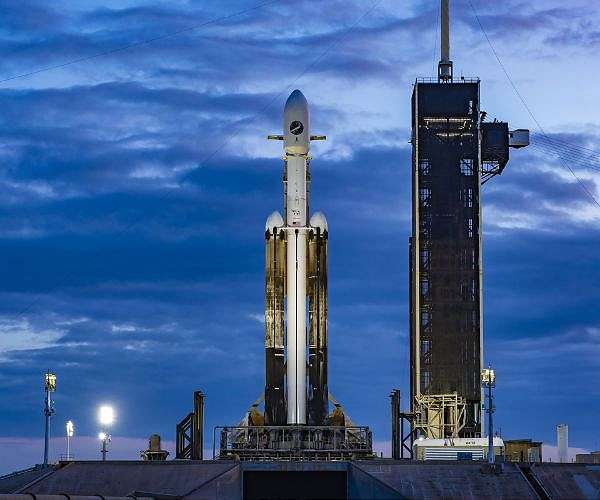 US Space Force awards SpaceX over $733M for national security launch services