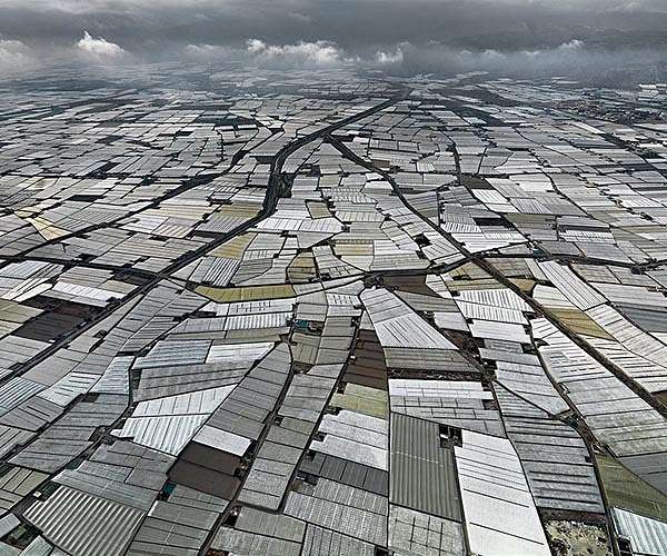 Global food system emissions imperil Paris climate goals