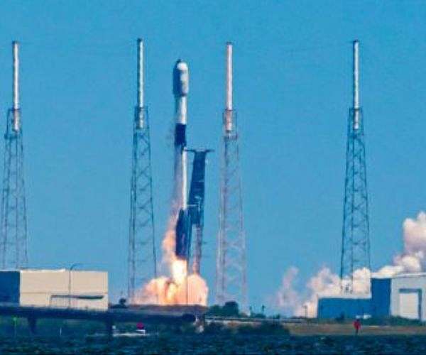 SpaceX sends 22 Starlink satellites into orbit using new first stage booster