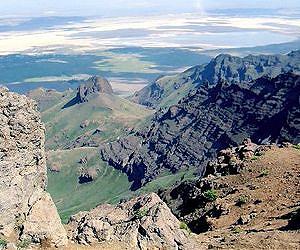 Lava formations in western US linked to rip in giant slab of Earth