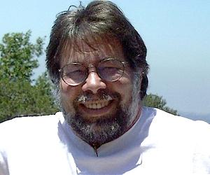Apple co-founder Wozniak sees trouble in the cloud