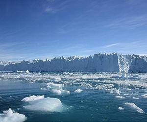 Glaciers sizzle as they disappear into warmer water