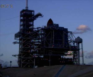 Leaks delay final launch of space shuttle Discovery