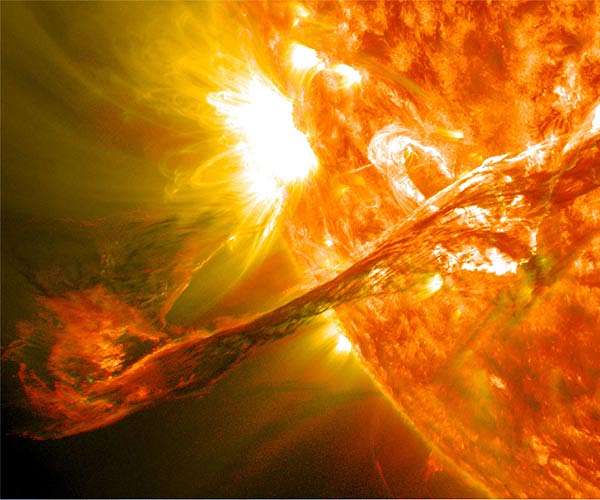 UCSB scientists bottle the sun with liquid battery
