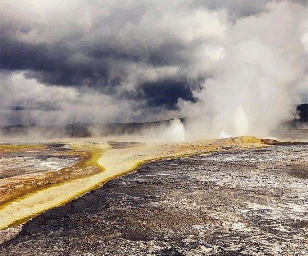 Reawakened geyser does not foretell Yellowstone volcanic eruptions