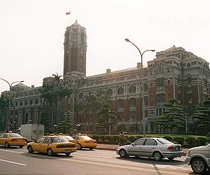 Taiwan parliament warns over China trade pact