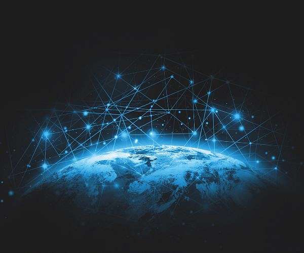 Researchers develop mobile all-light network for seamless air land and underwater connectivity