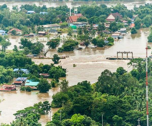 Five killed as flooding hits northern Thailand