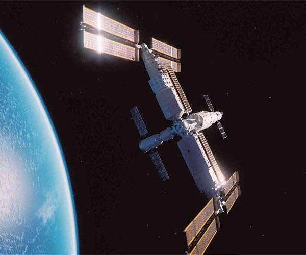 Shenzhou XVIII crew takes command at Tiangong space station